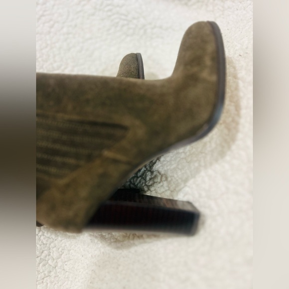 Nine West Women's Crimson Suede Ankle Boot, Dark Green, 8.5 M US - Picture 9 of 13